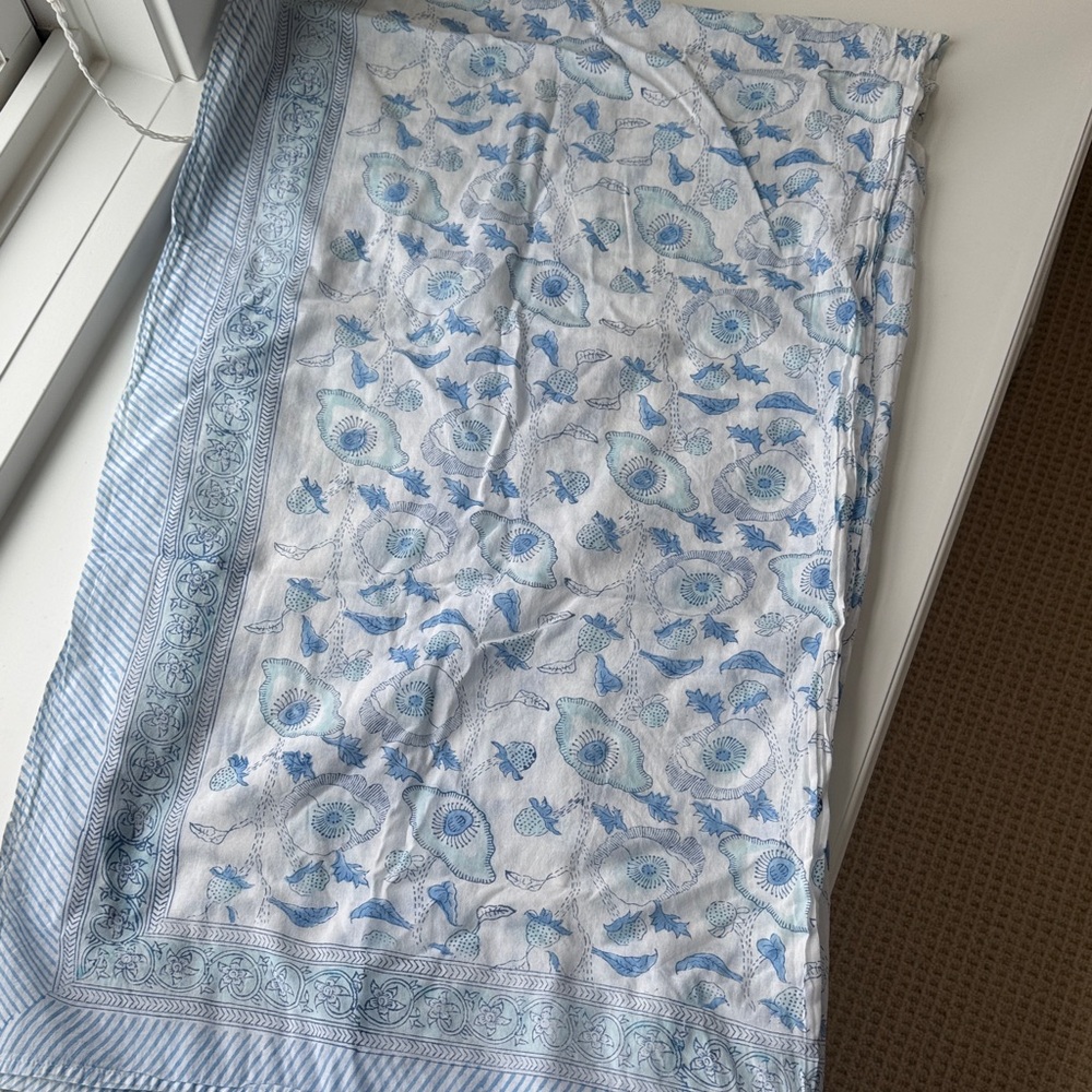 Julia Amory Sarong